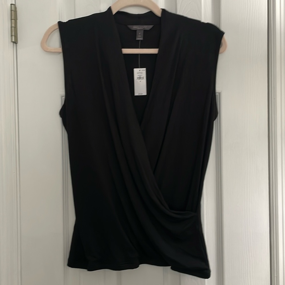 💕NWT Banana Republic sleeveless wrap top